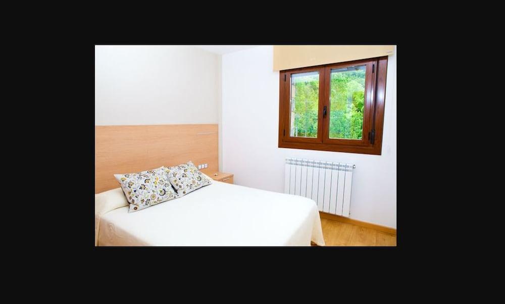 Apartahotel Castejón de Sos מראה חיצוני תמונה