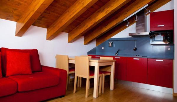 Apartahotel Castejón de Sos מראה חיצוני תמונה