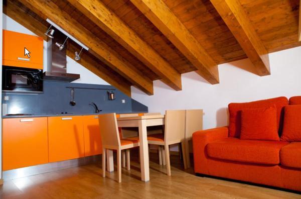 Apartahotel Castejón de Sos מראה חיצוני תמונה